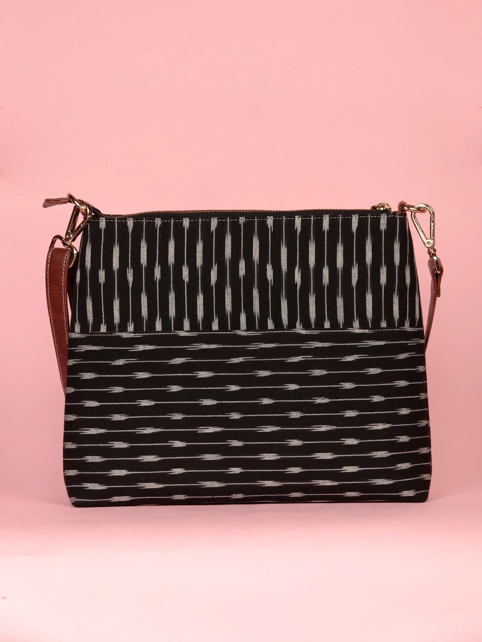 Black White Ikat Sling Bag - B1704