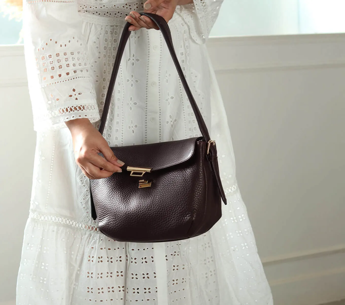 VERA HAND BAG